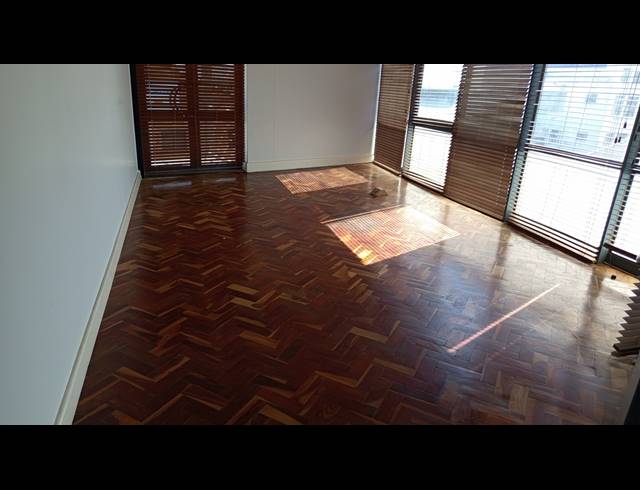 220M² OFFICE TO LET IN NDABENI